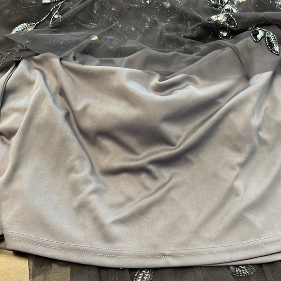 Adrianna Papell Jewel Neck Short Flutter Sleeve Floral Beaded Sheath Midi Dress - Picture 12 of 16